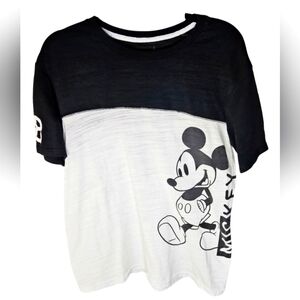 0032 Disney Mickey Mouse 28 Graphic Tee Short Sleeve Black White Size Small